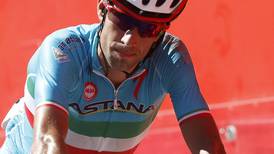 Italiano Vincenzo Nibali pide disculpas tras ser expulsado de la Vuelta a España