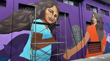 Mural en nuevo bulevar de Cartago retrata lucha femenina contra la violencia