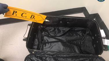 PCD decomisa $130.600 ocultos en maleta de viajero que ingresó al Juan Santamaría