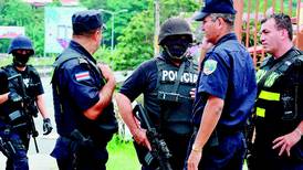 Policía impedida de usar armas prohibidas ante emergencias