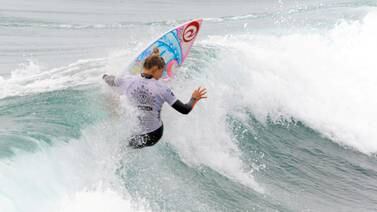 Leilani McGonagle avanza y buscará medalla este domingo en el Mundial Junior de Surf