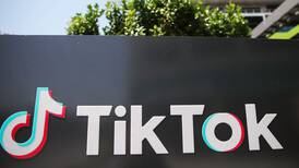 Tras muerte de niña por juego de la pañoleta, Italia bloquea TikTok para usuarios cuya edad no está garantizada
