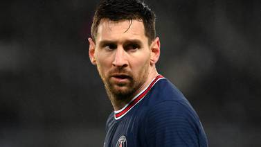 Lionel Messi sale contagiado de covid-19
