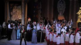 Ópera <ITALIC>Tosca</ITALIC> comenzó tarde pero con el pie derecho