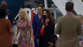 Jill Biden aterrizó en Costa Rica a las 3:40 p. m. y fue recibida por la primera dama Signe Zeicate