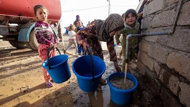 Aumenta vertiginosamente la cantidad de refugiados que huyen de la ciudad iraquí de Mosul