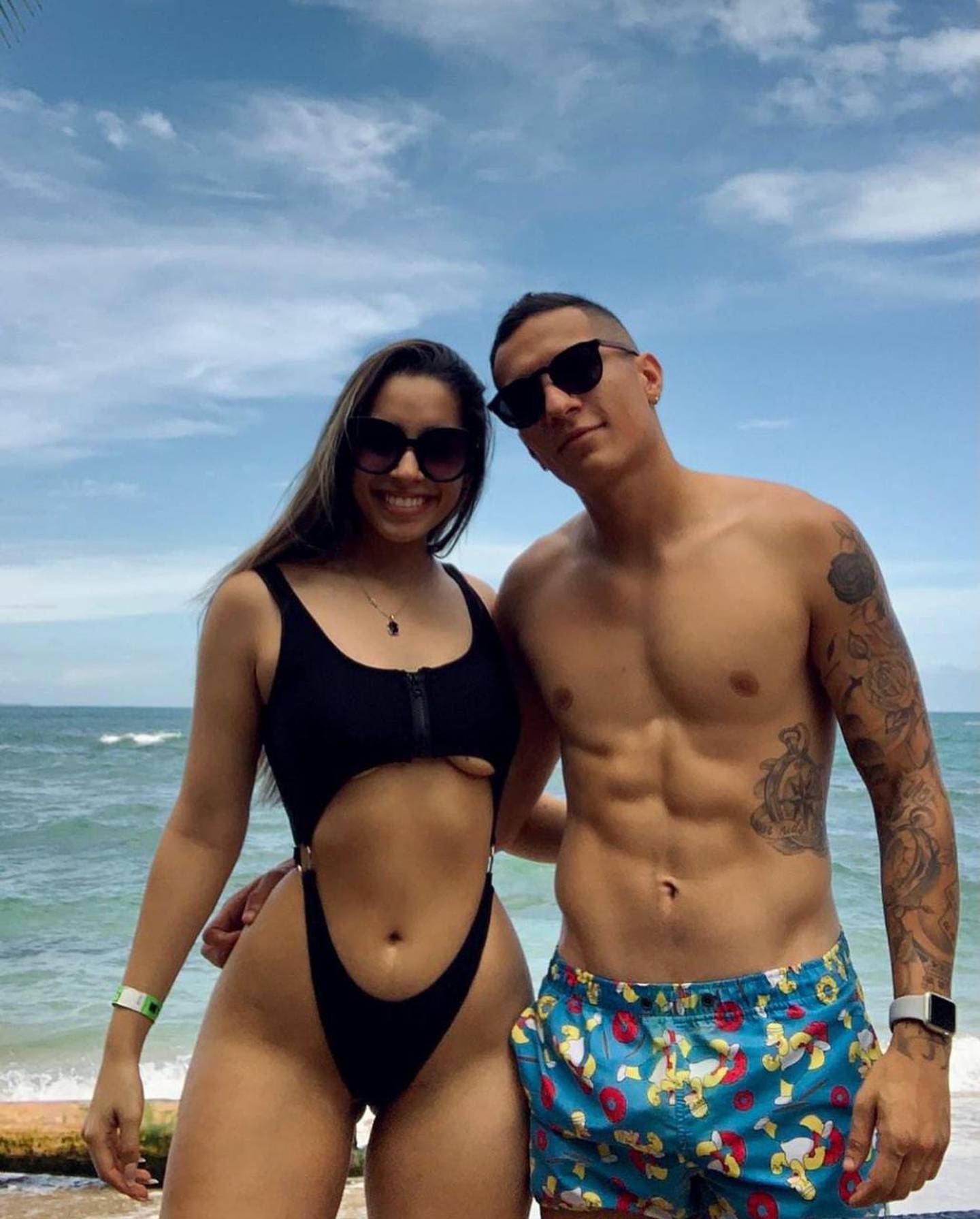 El futbolista llevó a su novia Alexa Montes con los ojos vendados para sorprenderla. Foto: Instagram