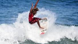  Playa Cocles se prepara para la batalla del Circuito Nacional de Surf este fin de semana