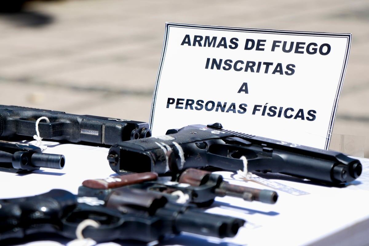 Posesion Ilegal De Armas Conllevara Hasta 8 Anos De Carcel Carlos Alvarado Firma Nueva Ley La Nacion