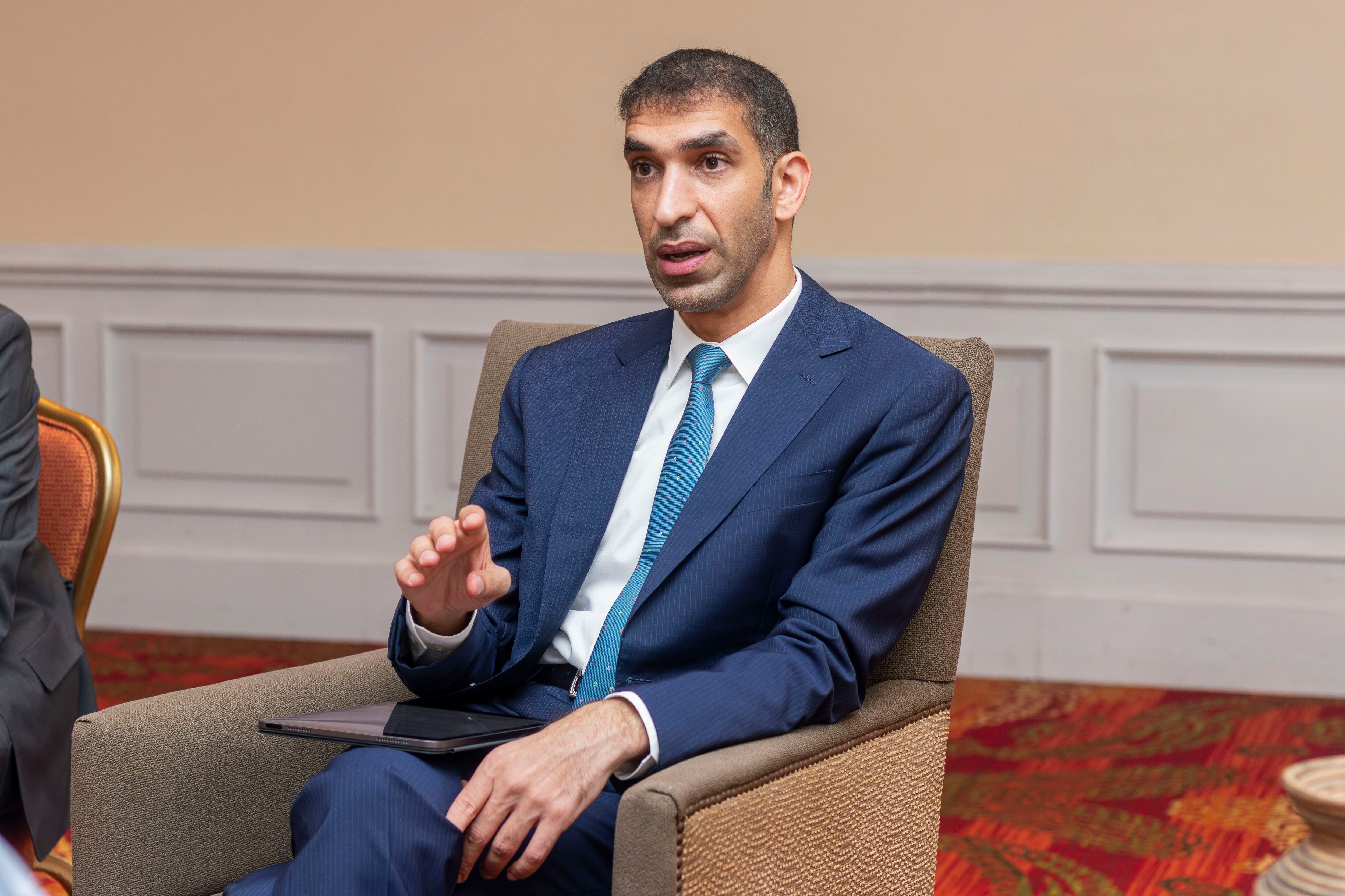 Ministro de Comercio emiratí sobre conflictos en Medio Oriente: ‘Siempre la economía vuelve a ordenar sus cartas’