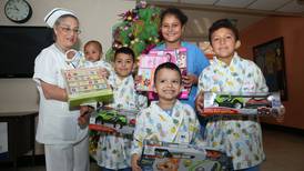 Hospital de Niños adelantó Navidad para los pequeños internados