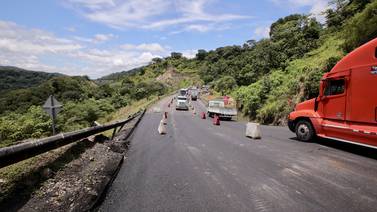 Concesionaria de ruta 27: caída de enorme roca ocurrió este domingo en medio de cierre preventivo