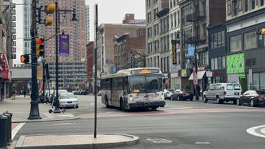 El autobús, la forma muy económica de ir del aeropuerto de Newark al centro de Nueva Jersey