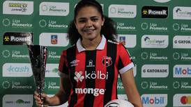 Alexandra Pinell se robó el show en goleada de Alajuelense a Saprissa FF 
