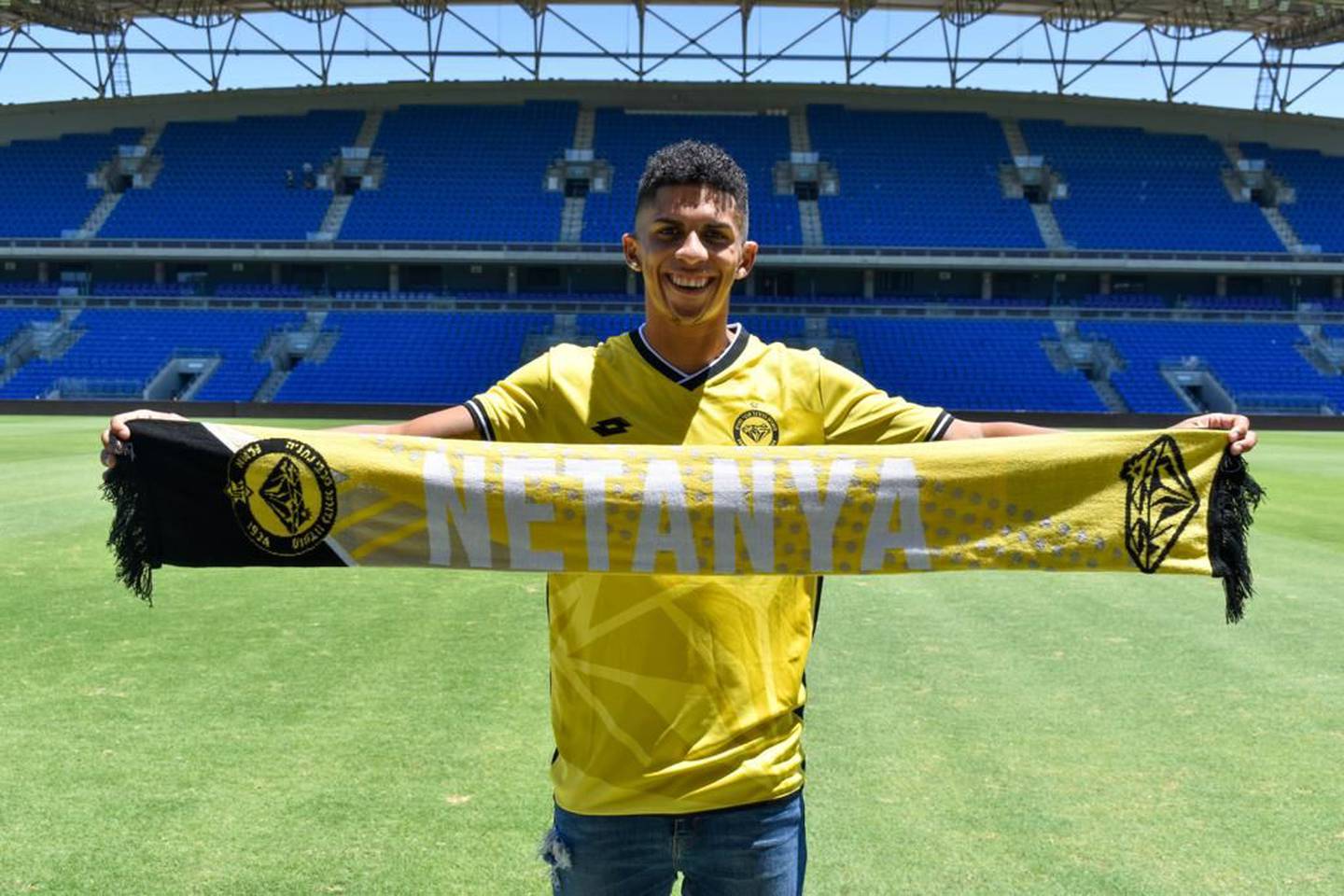 Rachid Chirino firmó por cuatro temporadas con el Maccabi Netanya de Israel. Fotografía: Cortesía