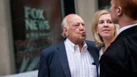 Renuncia director de Fox News tras ser acusado de acoso sexual