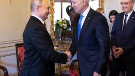 Rusia muestra moderado optimismo tras cumbre entre Putin y Biden