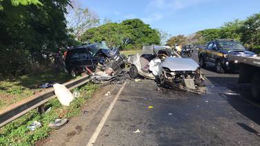 Dos muertos y un herido grave por triple colisión en La Garita de Alajuela