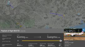 Se desplomó en un minuto y medio: Lo que sabemos sobre la caída del avión de China Eastern Airlines