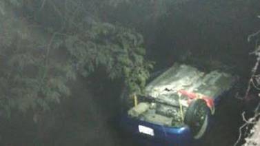 Conductora fallece luego de perder el control de vehículo y caer a cauce de río en Golfito