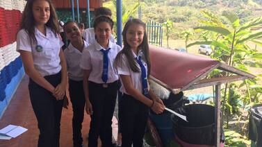 Escuela de Chimirol se convierte en primer centro educativo público carbono neutral