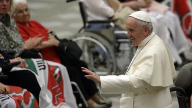 Papa Francisco profundiza pesquisa de abuso sexual en Chile