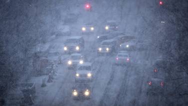 Nueva tormenta de nieve suspende casi 3.000 vuelos en Nueva York