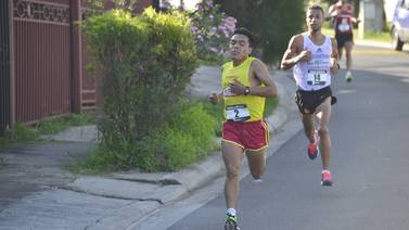  Mario Allende demostró que la cabeza también corre y ganó la Lindora Run 2013