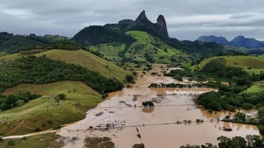 Inundaciones y deslizamientos por lluvias dejan al menos 25 muertos en sureste de Brasil