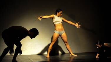 Crítica de danza de ‘Cúbico’: formas fuertes y contenidos débiles