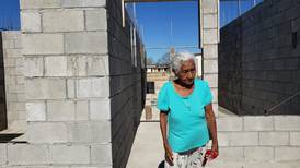 Marcelina, de 89 años, estrena casa muy lejos de los cartones y del río que la cobijaron un día
