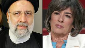 Periodista Amanpour declinó entrevista con presidente iraní porque le exigieron llevar velo