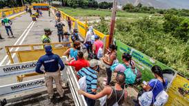 Al menos 400 personas desplazadas tras enfrentamientos entre la guerrilla en Colombia