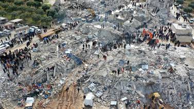 El polvo, última amenaza para supervivientes del terremoto en Turquía