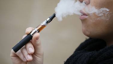  Cigarrillo electrónico podría generar estrés en los pulmones