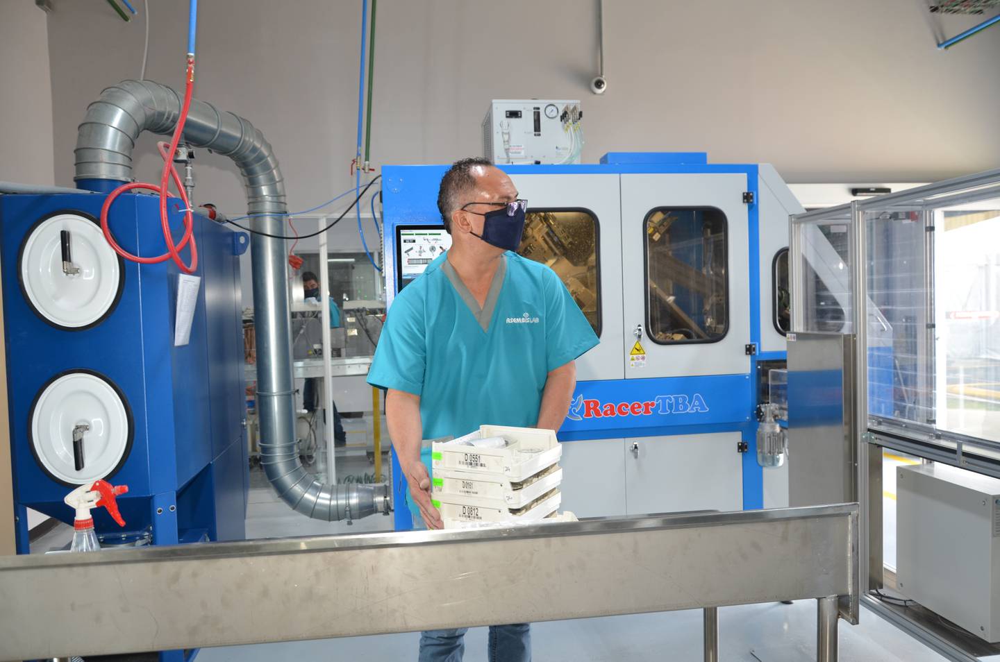 El nuevo laboratorio de Asembis ubicado en Purral, de Guadalupe, permitirá la fabricación digital de lentes de última tecnología y un sistema automatizado de producción. Foto: Cortesía de Asembis.