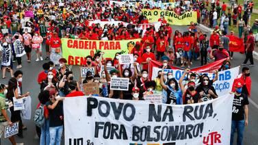 Miles de brasileños se lanzan a las calles para pedir la salida del presidente Jair Bolsonaro