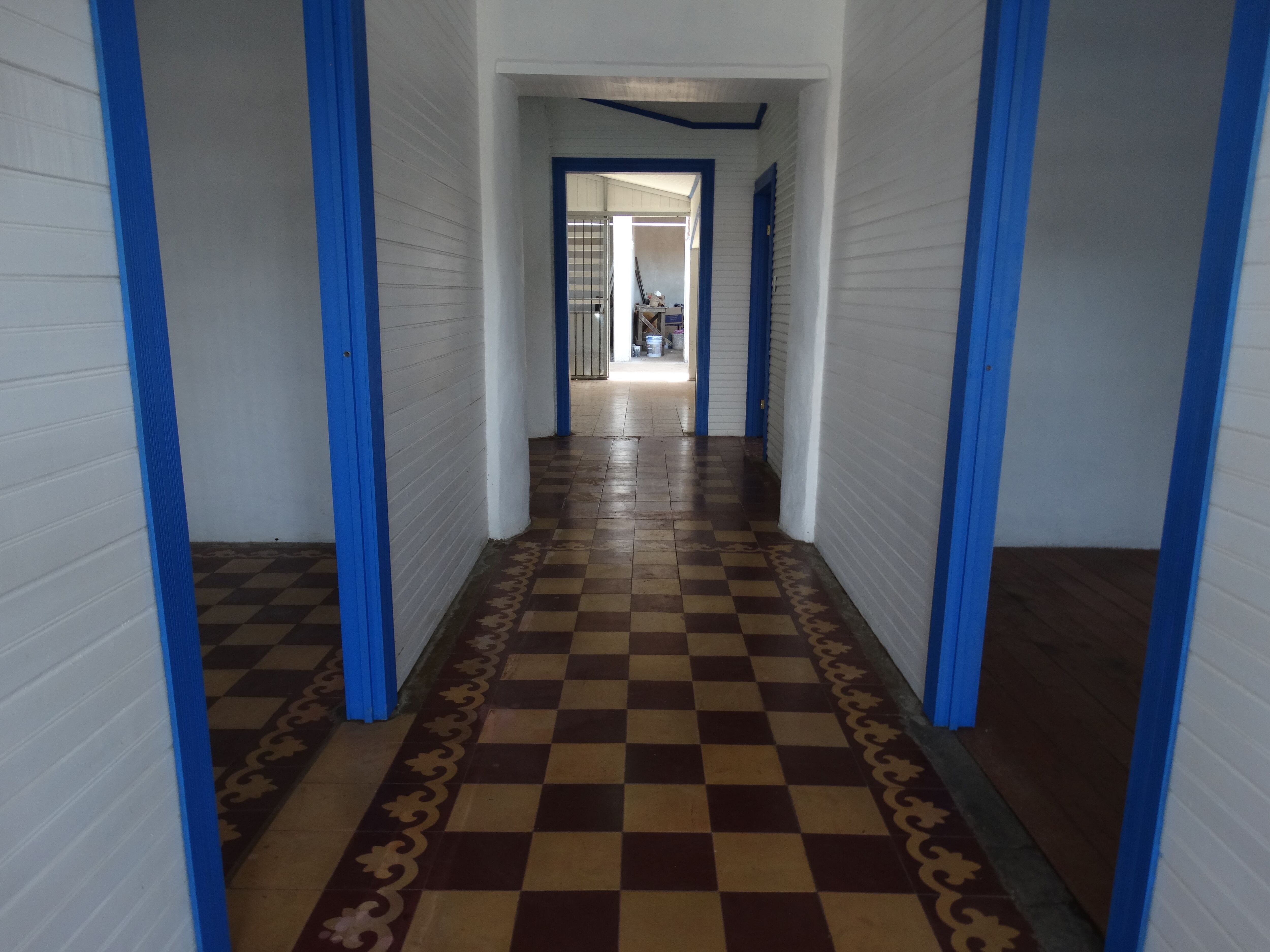 Esos son los pasillos de la Casa Delgado Carvajal, que pronto abrirá sus puertas como restaurante típico para que todos los costarricenses disfruten de esta edificación que fue declarada patrimonio histórico-arquitectónico.