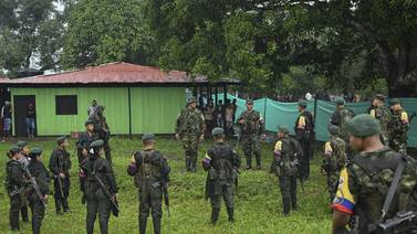 Ofensiva del ejército colombiano contra guerrilleros deja 15 fallecidos