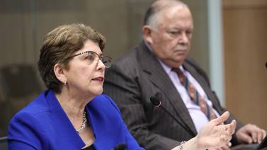 Proyecto de Gobierno eliminaría bono de vivienda, advierte contralora Marta Acosta