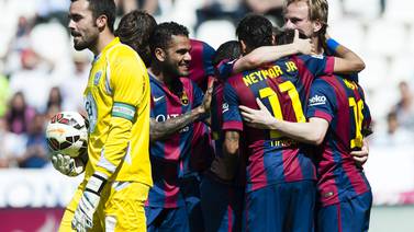 Barcelona arrolla 8-0 al Córodoba y mantiene su ventaja en la cima
