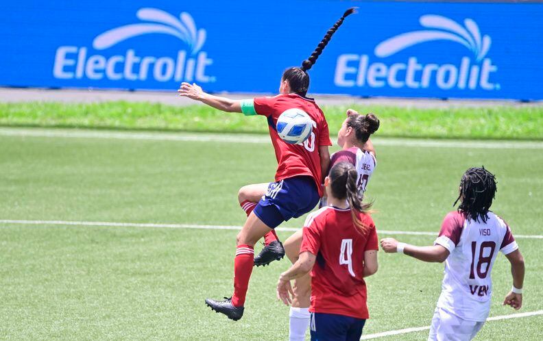 Costa Rica sufrió mucho contra Venezuela en el Estadio Nacional Las Delicias.