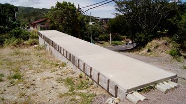 MOPT iniciará colocación en puente peatonal de Brasil de Mora en setiembre