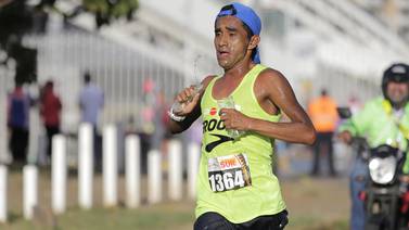 Mexicano César Miravete ganó la media maratón del Estadio Nacional
