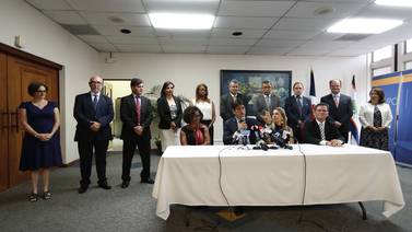 Carlos Alvarado anuncia 13 presidencias ejecutivas