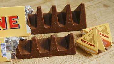 Toblerone les quita triángulos a sus chocolates y enfurece a los británicos