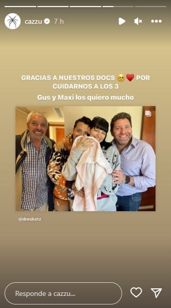 Cazzu, la rapera argentina, agradeció a los doctores en sus historias por cuidarlos a los tres.
