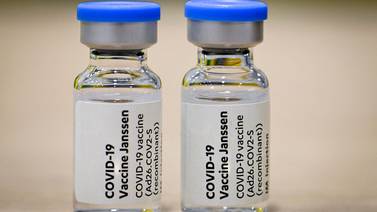 Ticos que se vacunaron con Johnson & Johnson podrán recibir esquema de AstraZeneca