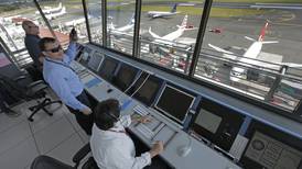 Molestia de controladores aéreos con ley atrasó al menos dos vuelos en aeropuerto Juan Santamaría