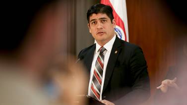 Carlos Alvarado congela salarios de jerarcas del sector público